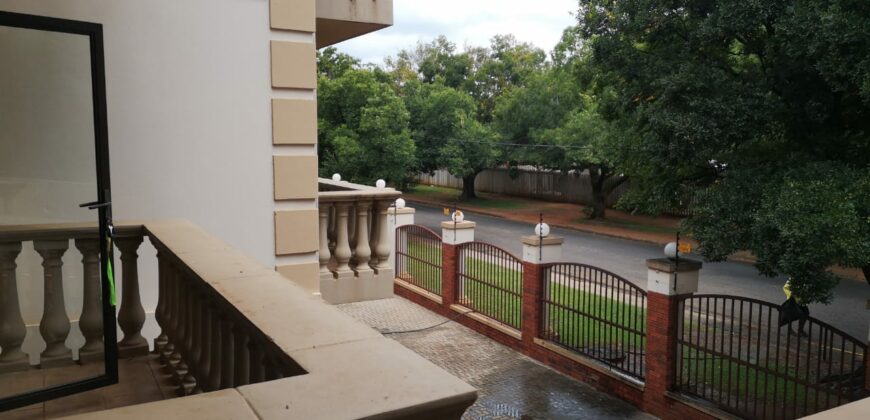 La Bella Vie bachelor available for RENT