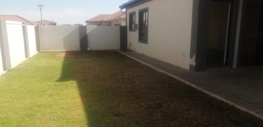 Pet Friendly 2 bedroom house in Waterberry Estate