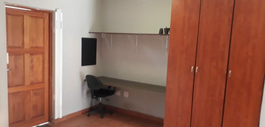 Spacious bachelor to RENT at Oxford
