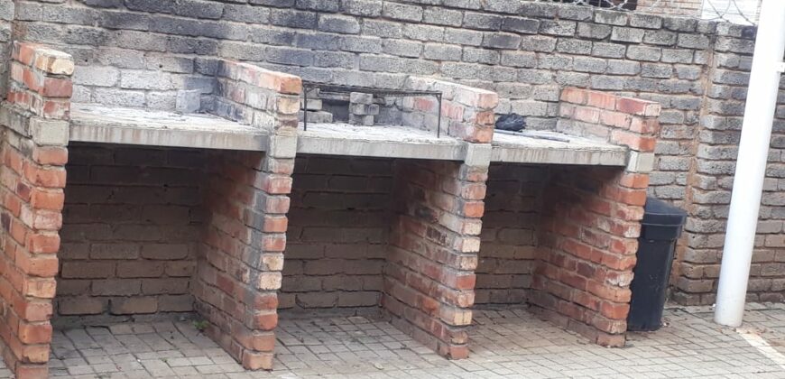 Spacious bachelor to RENT at Oxford